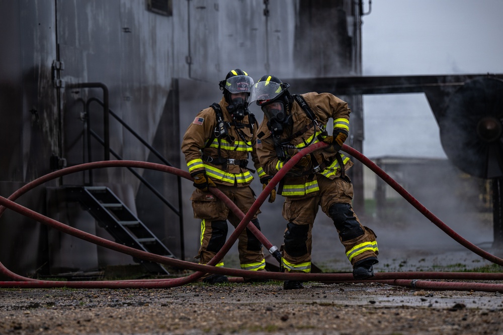 422 and 100 CES Fire train together