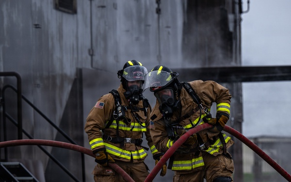 422 and 100 CES Fire train together