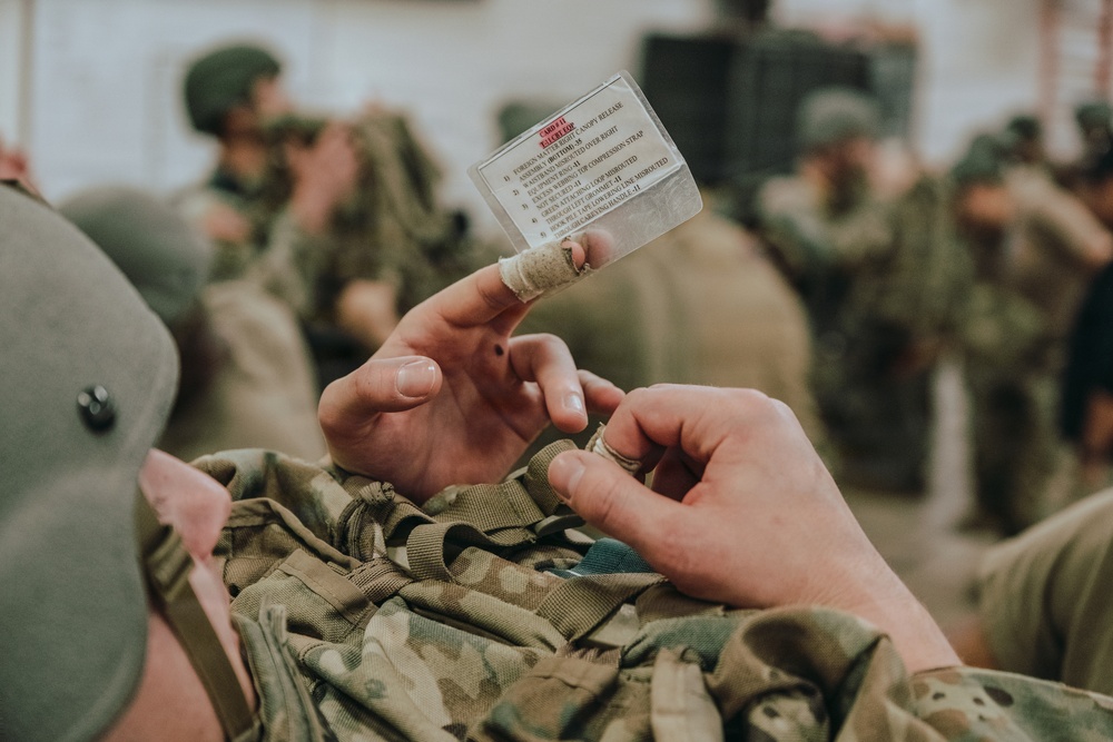 Jumpmaster Students Conduct JMPI Training at Caserma Del Din