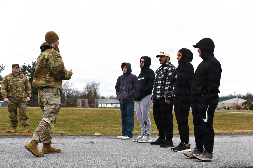 Staff Sgt. Henry teaches Future Soldiers pace count techniques