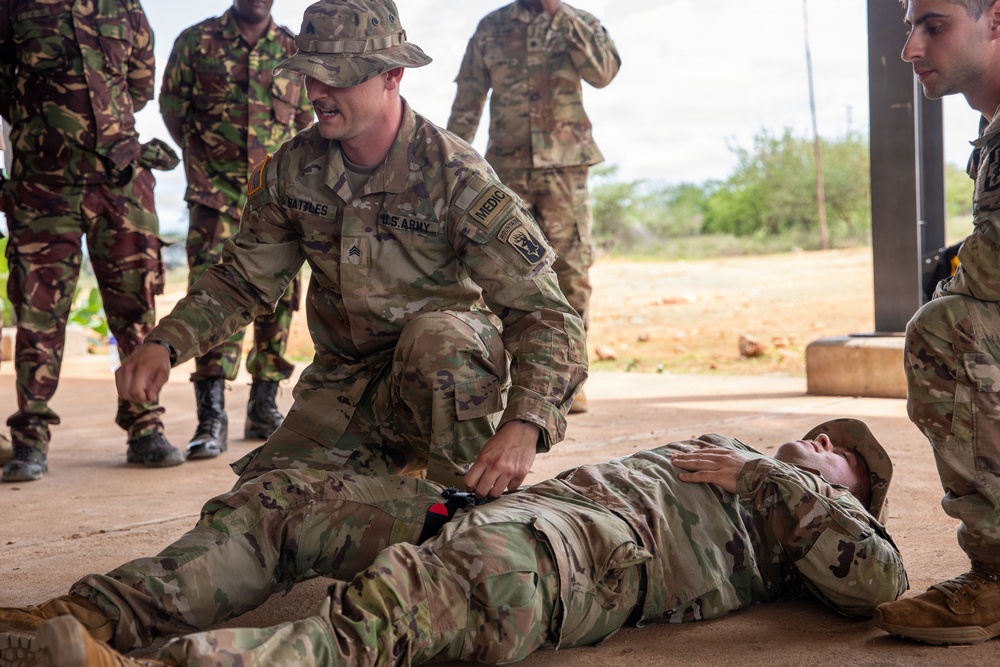 US, Kenya teams share lifesaving skills during Justified Accord 2026