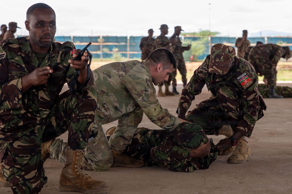US, Kenya teams share lifesaving skills during Justified Accord 2026