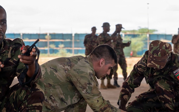 US, Kenya teams share lifesaving skills during Justified Accord 2026