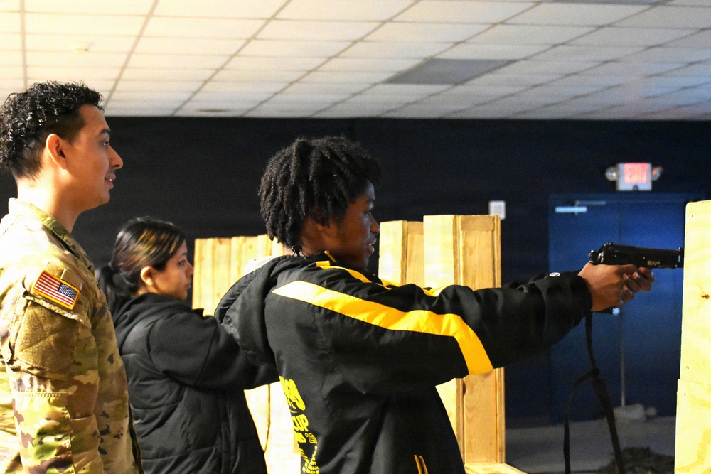Future Soldiers conduct weapons simulation training