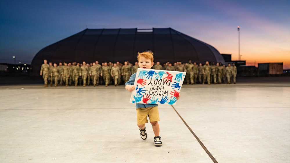 1ABCT Soldiers return home to Fort Riley