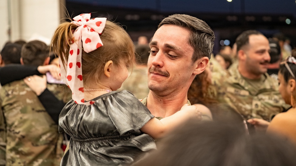 1ABCT Soldiers return home to Fort Riley