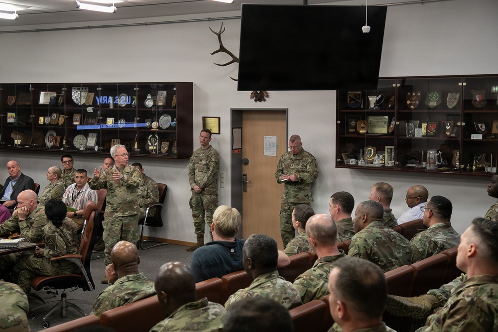 Inspector General Visits 7ATC