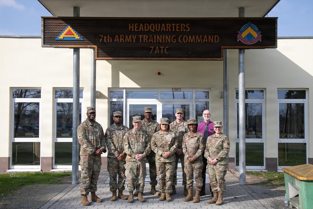 Inspector General Visits 7ATC