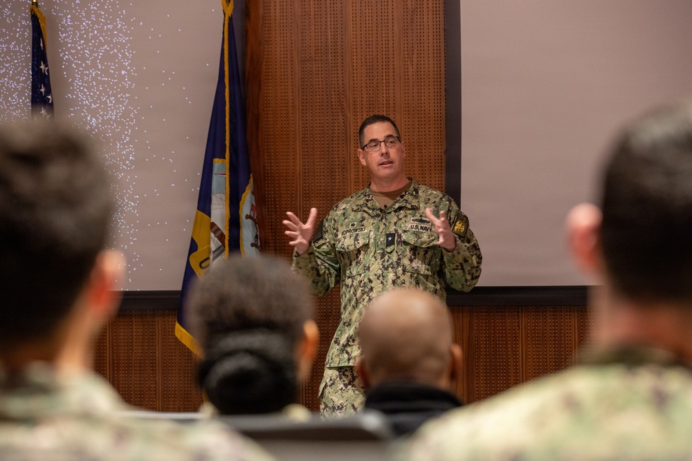 Commander, Expeditionary Strike Group TWO Hosts Amphib Town Hall