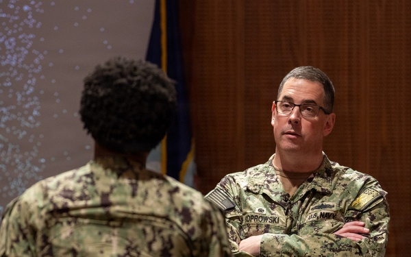 Commander, Expeditionary Strike Group TWO Hosts Amphib Town Hall