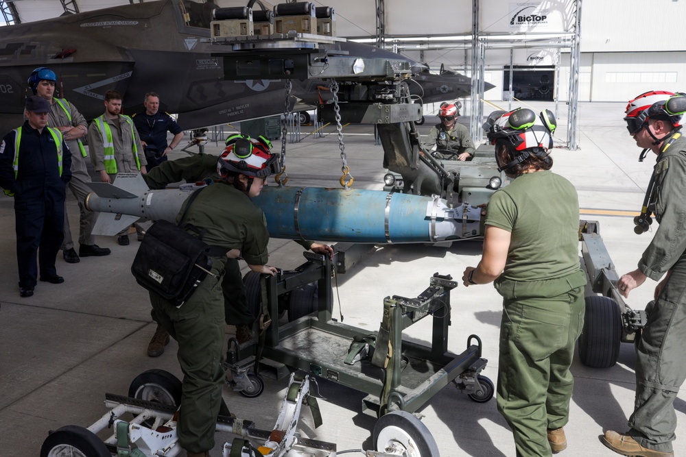 VMFAT-502 hosts UK Royal Air Force, Royal Navy