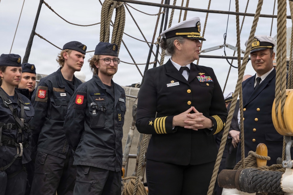 HMS Gladan Visits NAS Pensacola