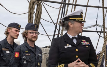HMS Gladan Visits NAS Pensacola