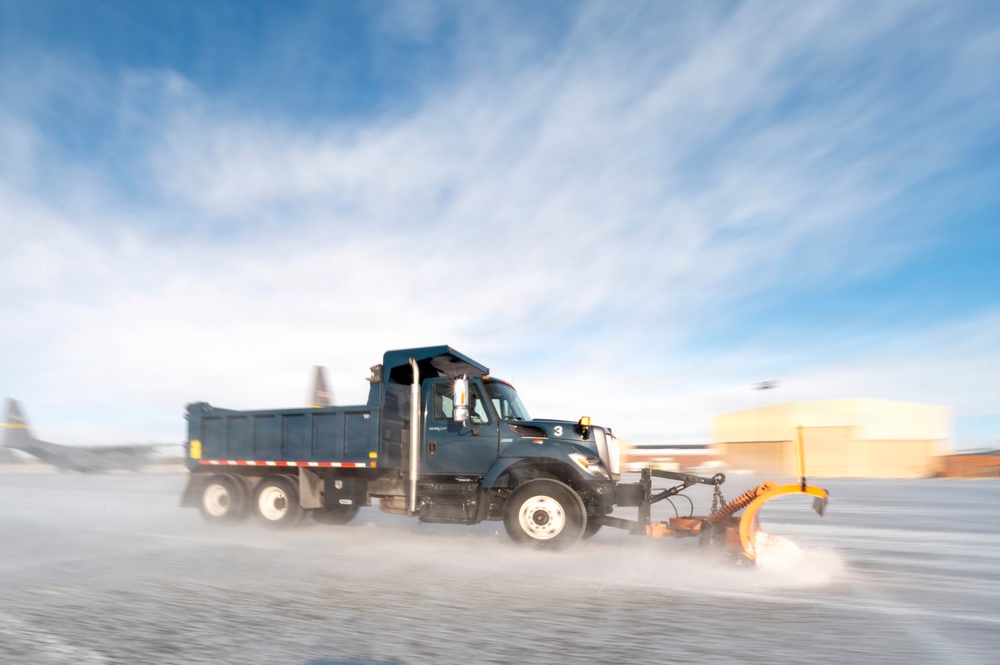 Flight line ice removal operations