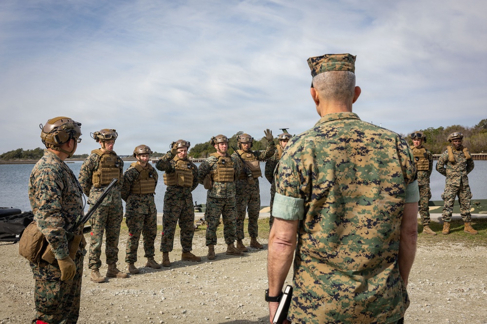 2nd Marine Logistics Group’s Maritime Distribution Platoon provides demonstration to Assistant Deputy Commandant of Installations and Logistics