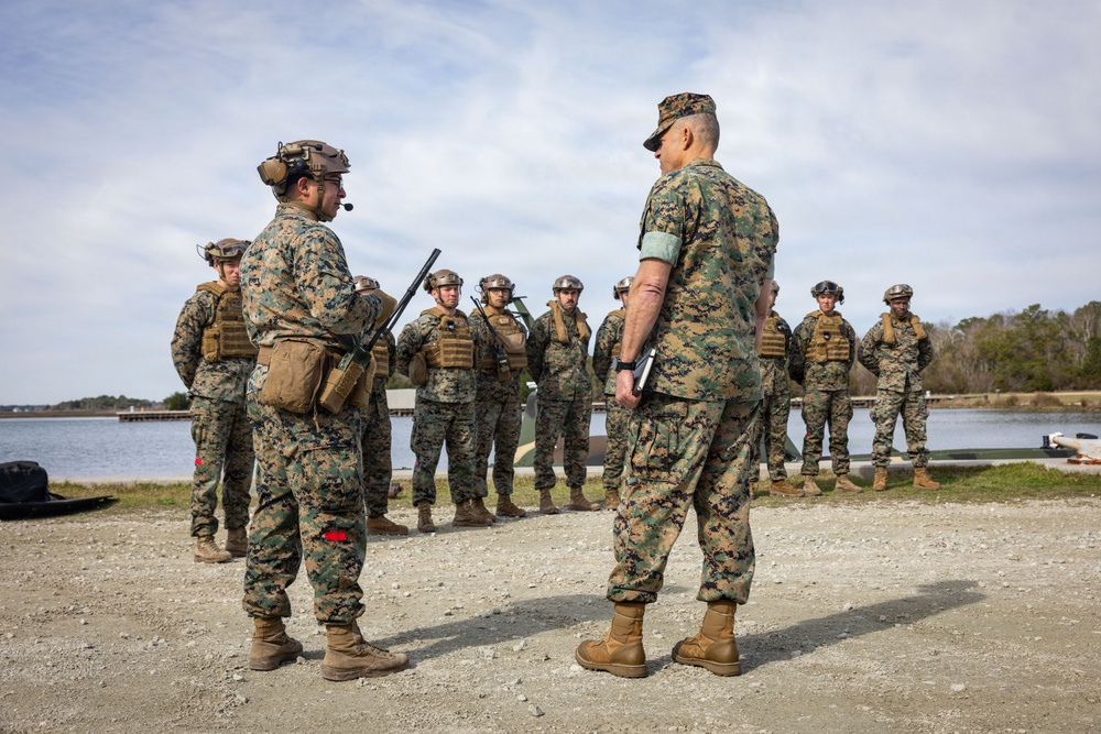 2nd Marine Logistics Group’s Maritime Distribution Platoon provides demonstration to Assistant Deputy Commandant of Installations and Logistics