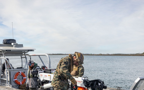 2nd Marine Logistics Group’s Maritime Distribution Platoon provides demonstration to Assistant Deputy Commandant of Installations and Logistics