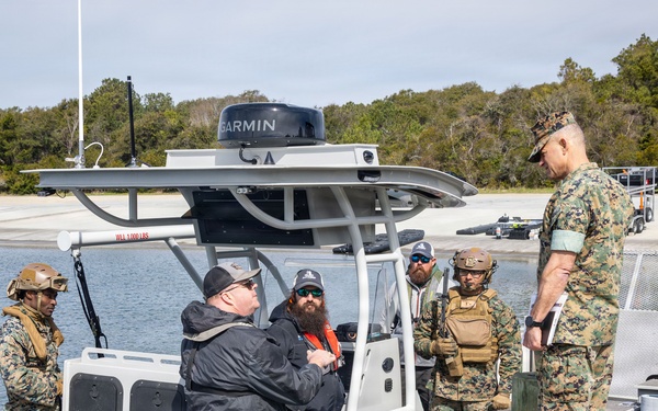 2nd Marine Logistics Group’s Maritime Distribution Platoon provides demonstration to Assistant Deputy Commandant of Installations and Logistics