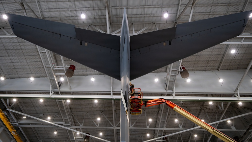 860th AMXS conducts maintenance on C-17
