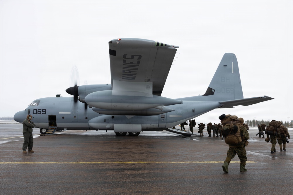 CORE26 | VMGR-252 Conducts a Combat Assault Transport During Arctic Exercise