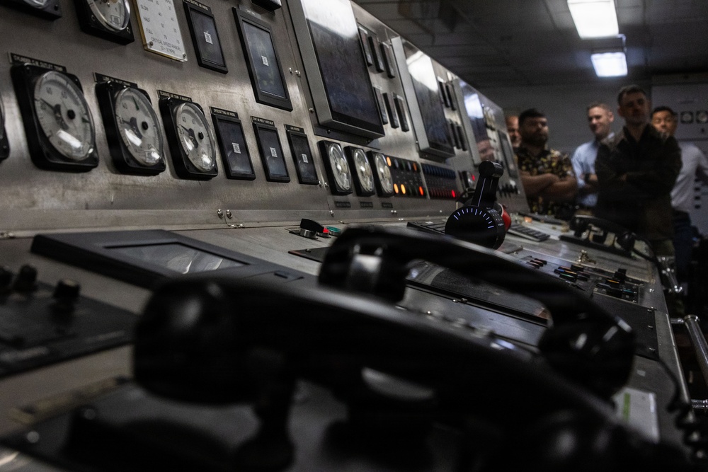 Brig. Gen. Joseph Katz Visits MV Cape Kennedy (T-AKR 5083)