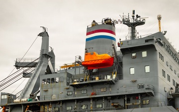 Brig. Gen. Joseph Katz Visits MV Cape Kennedy (T-AKR 5083)