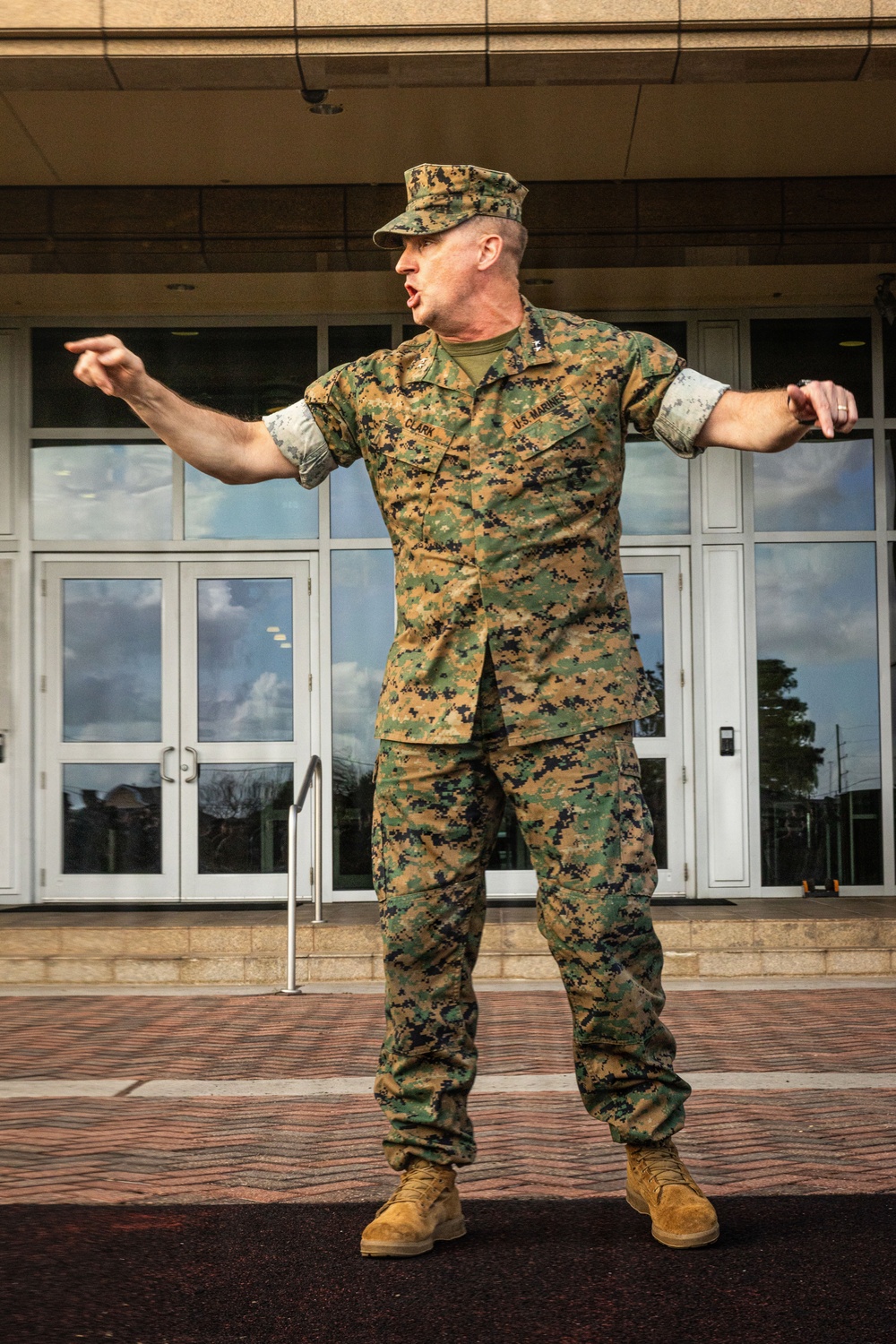 Sgt. Maj. of the Marine Corps Carlos Ruiz Visits Marine Corps Support Facility New Orleans