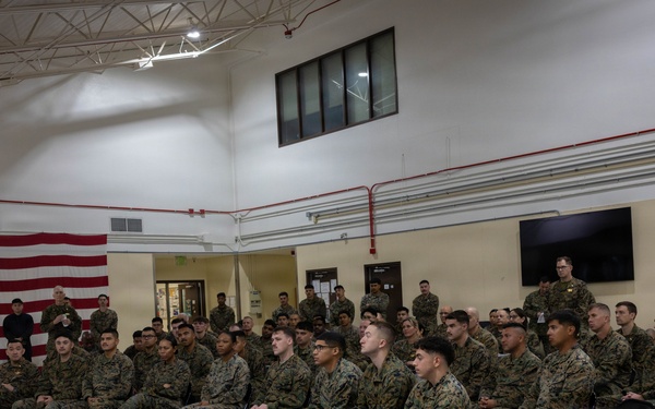 4th Medical Battalion Commander Speaks to the Unit