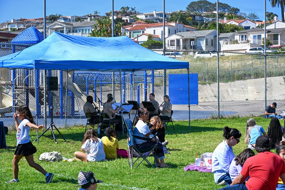 Navy Band Southwest’s Prevailing Winds Woodwind Quintet Performs at Cabrillo Elementary School