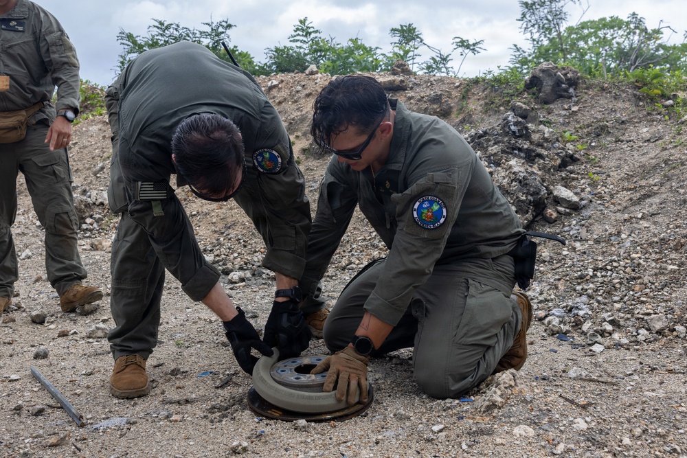 Marines and Airmen execute a joint EOD range