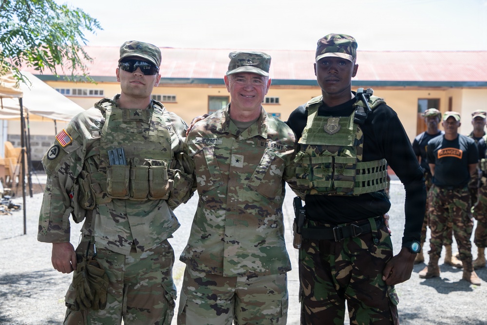 Brigadier General Cipro visits with Task Force Minuteman during Justified Accord 2026