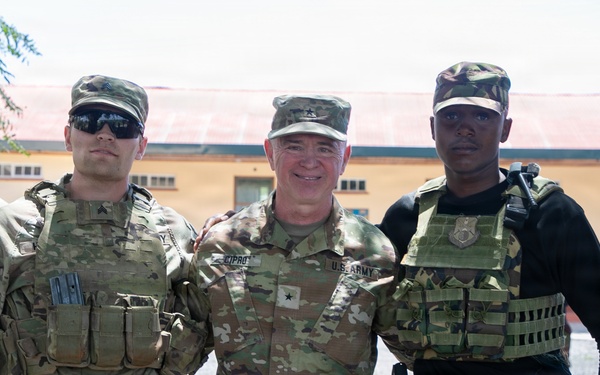 Brigadier General Cipro visits with Task Force Minuteman during Justified Accord 2026