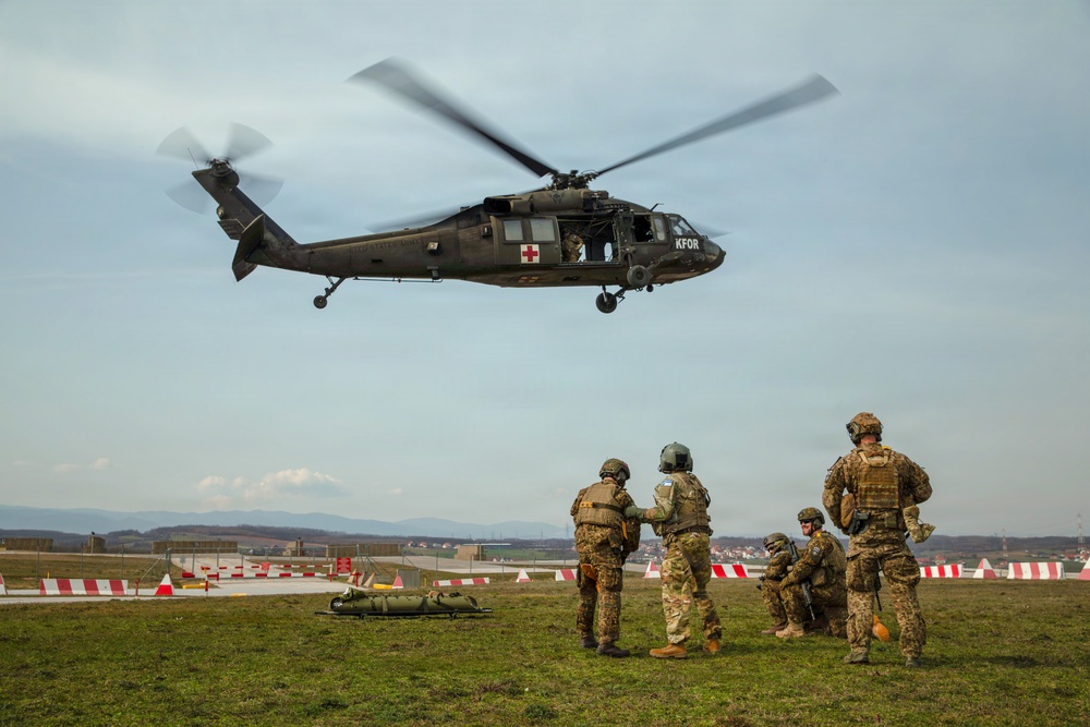 U.S. MEDEVAC team conducts hoist training with Latvian Soldiers