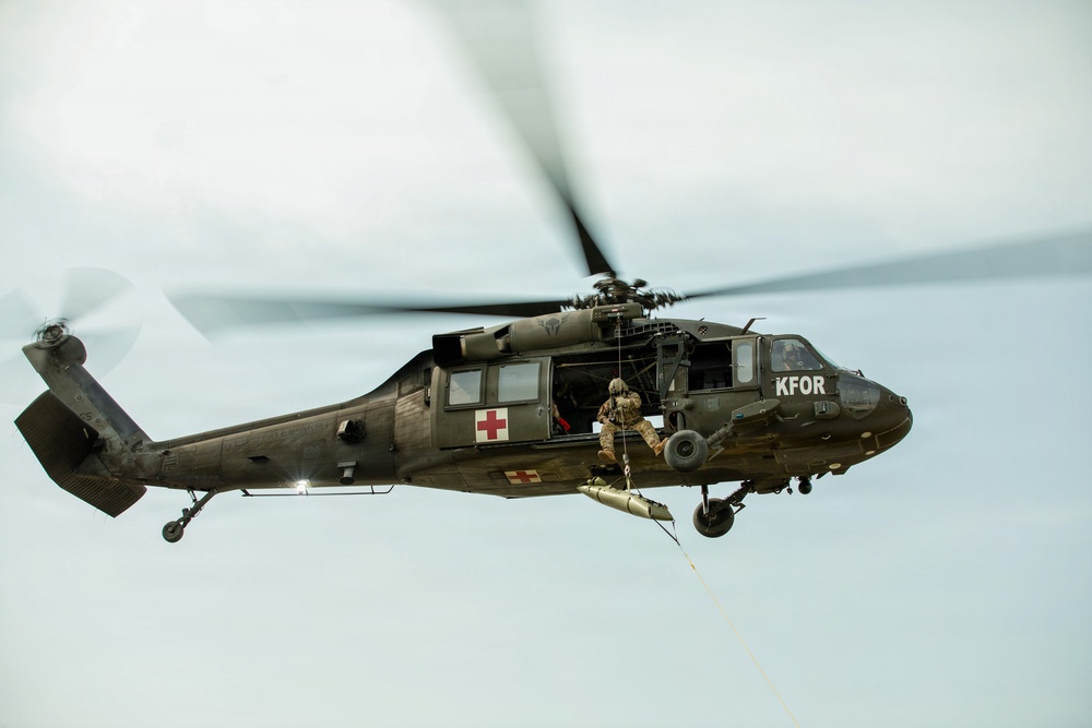 U.S. MEDEVAC team conducts hoist training with Latvian Soldiers