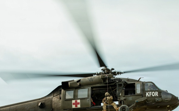 U.S. MEDEVAC team conducts hoist training with Latvian Soldiers