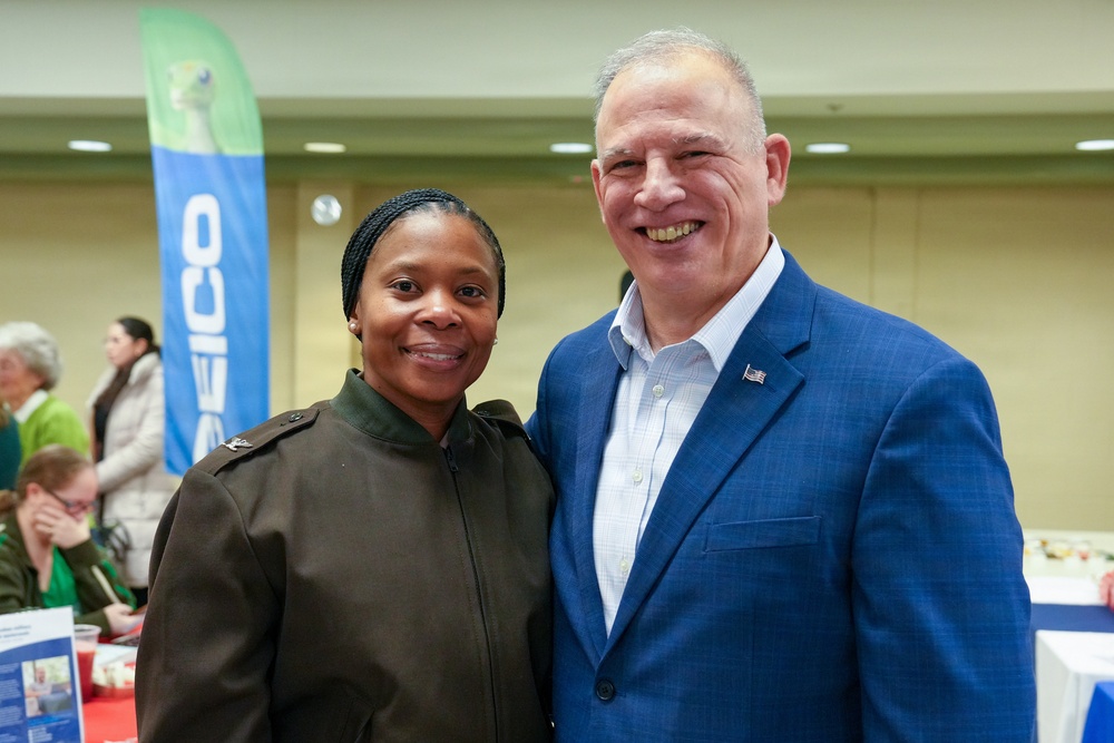 Veterans, families connect with resources at Fort Meade fair