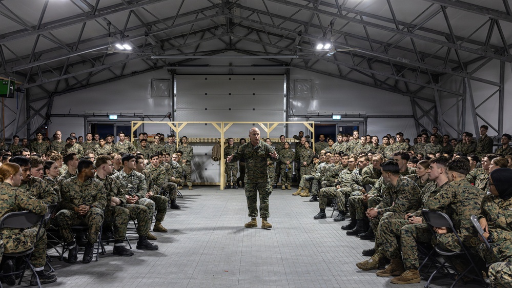CORE26 | 2nd Marine Division Commanding General Presents Awards in Norway
