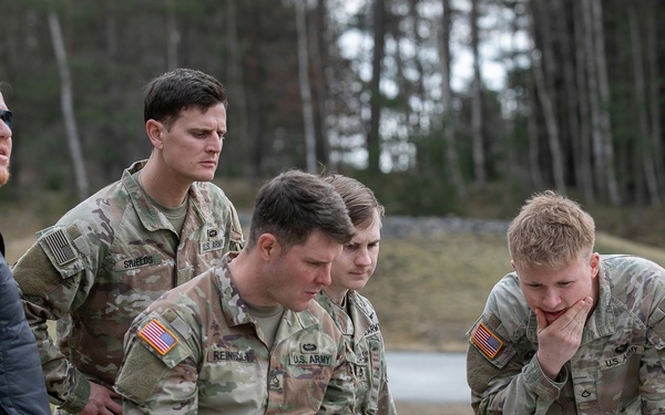 U.S. Soldiers train on Bumblebee Drones