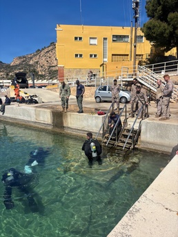 Underwater Construction Team One, Spanish Navy Conduct Bilateral Dive Exchange in Cartagena