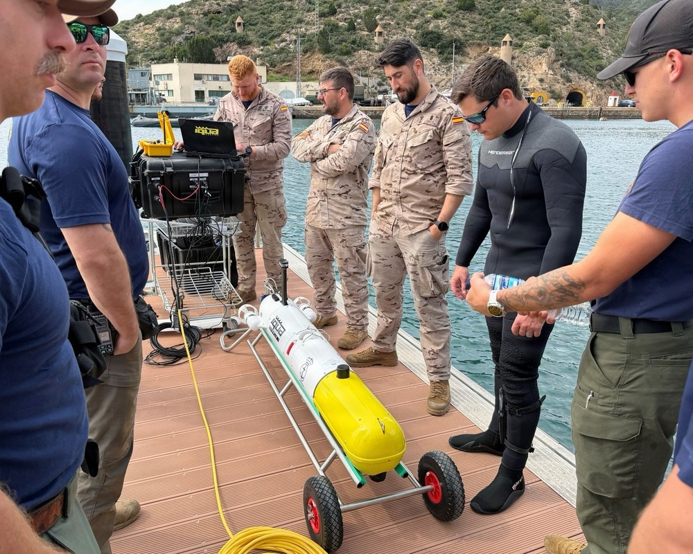 Underwater Construction Team One, Spanish Navy Conduct Bilateral Dive Exchange in Cartagena
