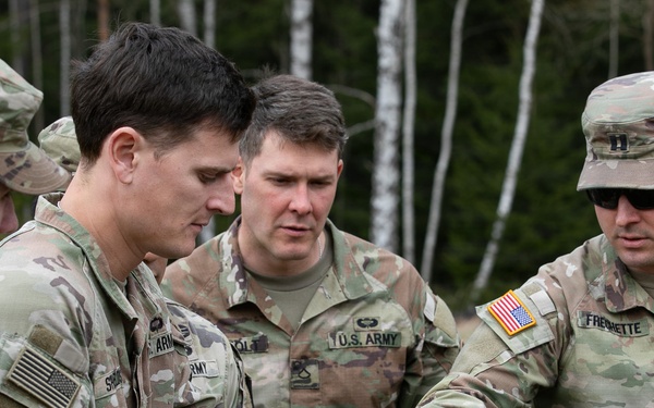 U.S. Soldiers train on Bumblebee Drones