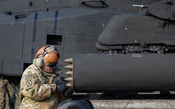 Operation Skyfall: Apache Crews Refine Air‑to‑Air Precision Against UAS Threats