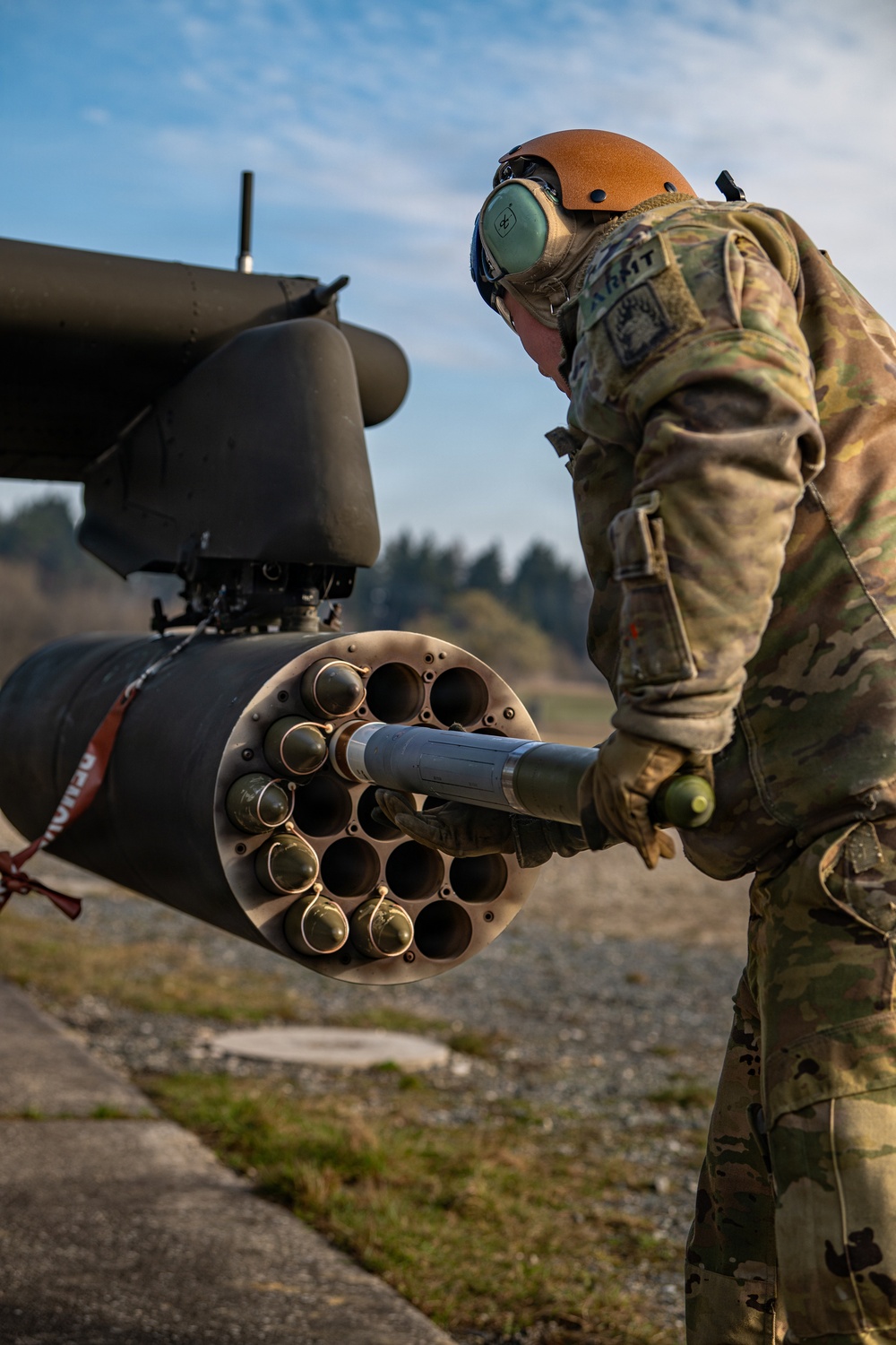 Operation Skyfall: Apache Crews Refine Air‑to‑Air Precision Against UAS Threats