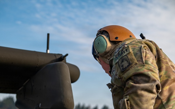 Operation Skyfall: Apache Crews Refine Air‑to‑Air Precision Against UAS Threats