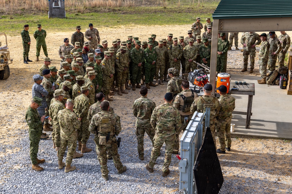 Colombian Senior Enlisted Leaders Visit 7th Special Forces Group (Airborne) During 22nd PISAJ Engagement