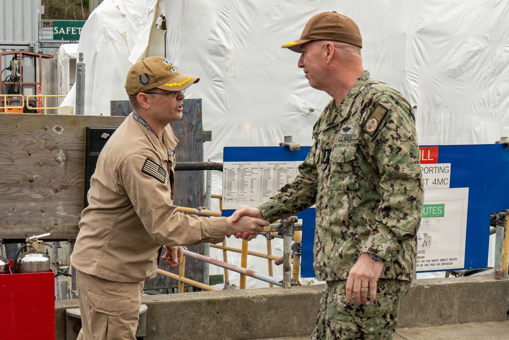 Naval Reactors visits Submarine Group 9