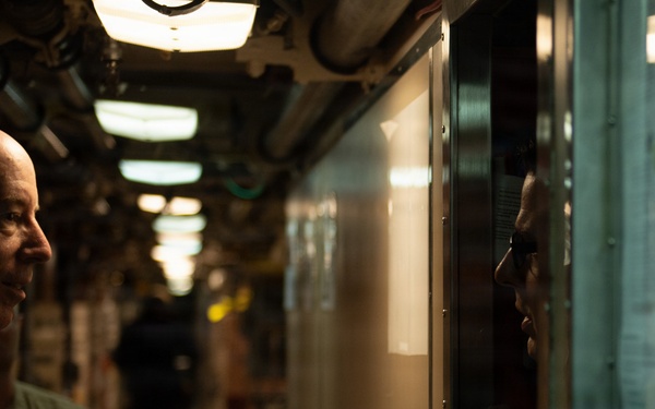 Naval Reactors visits Submarine Group 9