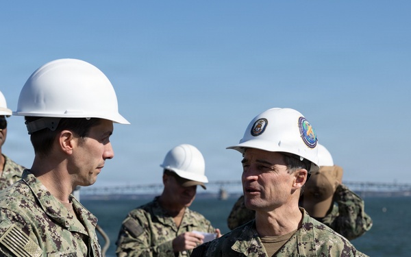C2F VADM Doug Perry Visits USS Gonzalez