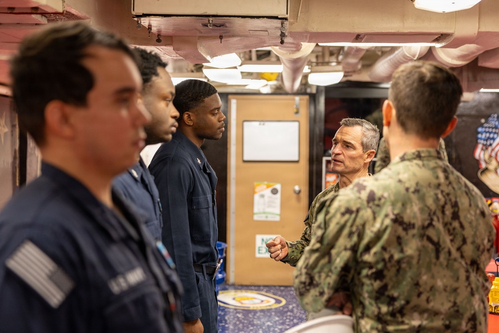 C2F Commander VADM Doug Perry Visits USS Gonzalez