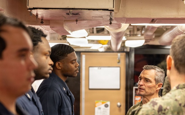C2F Commander VADM Doug Perry Visits USS Gonzalez